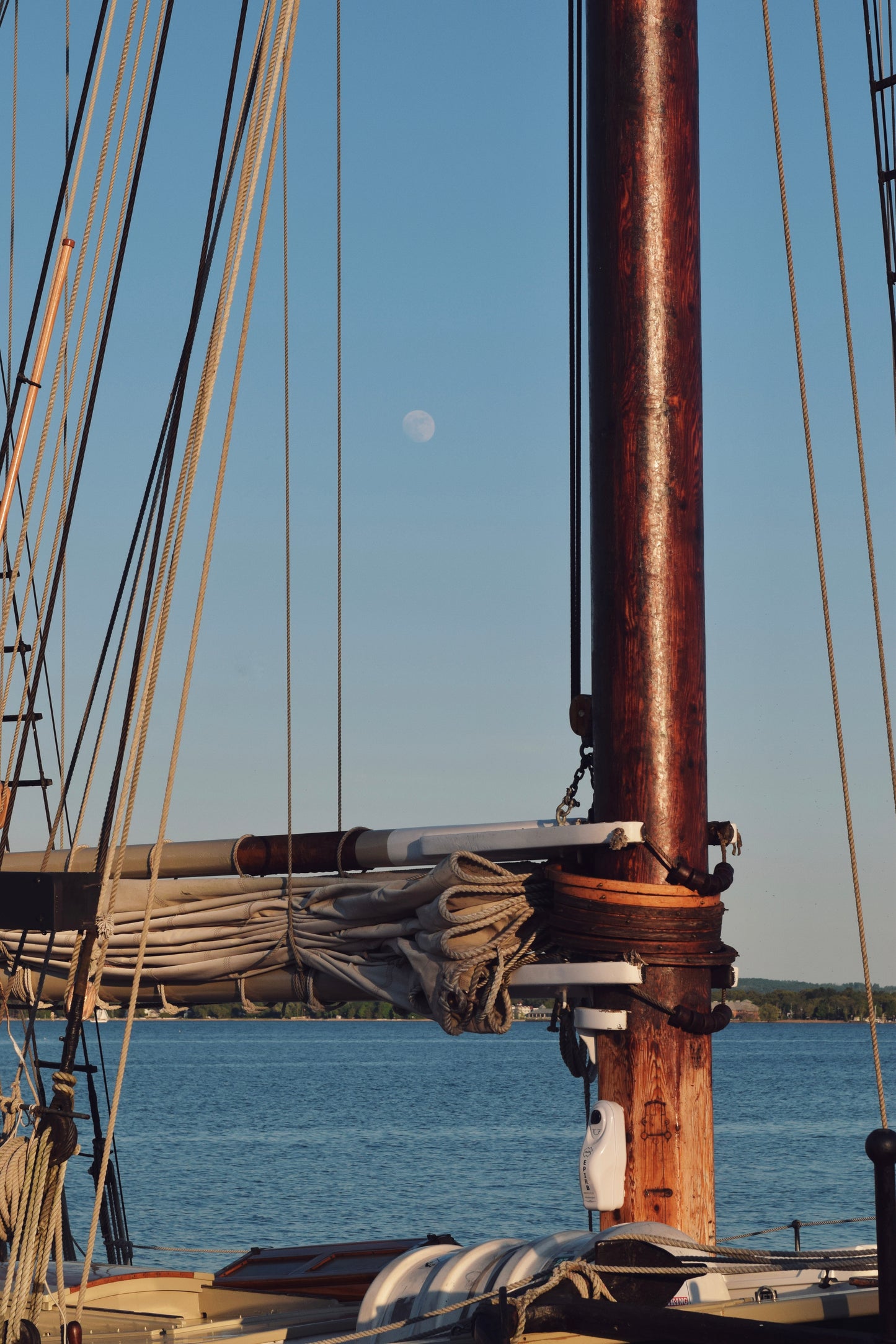 Moon Sail Fine