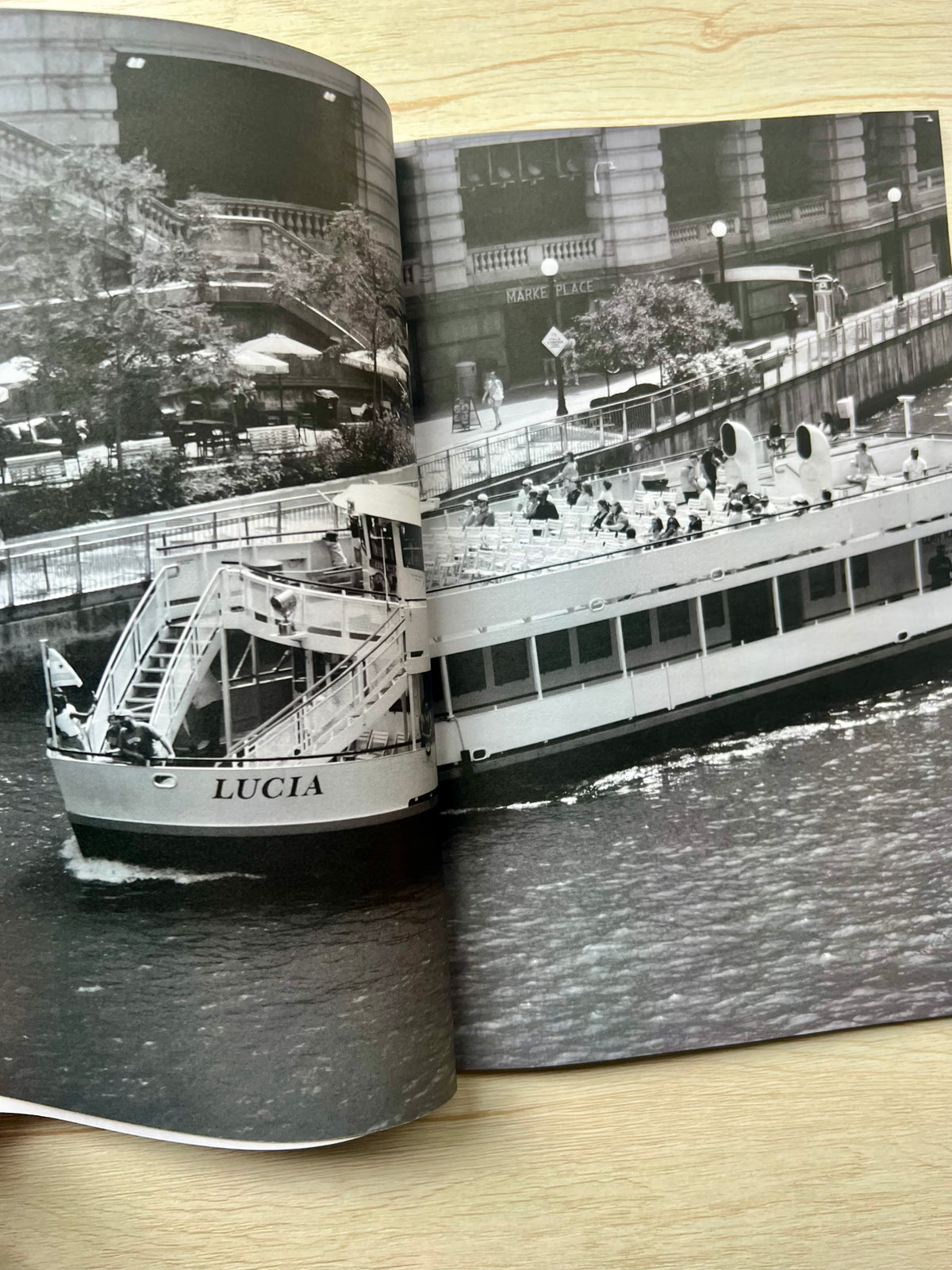 Shades Of Chicago: The Windy City in Black & White Softcover