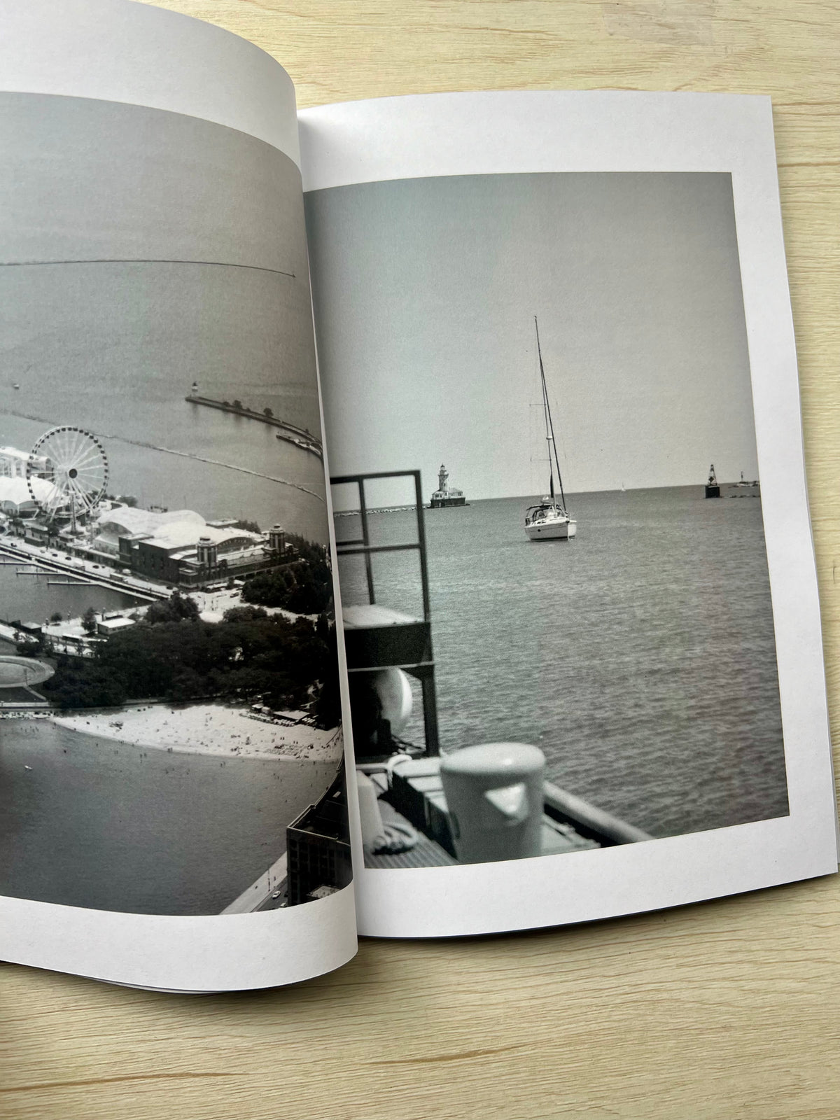 Shades Of Chicago: The Windy City in Black & White Softcover