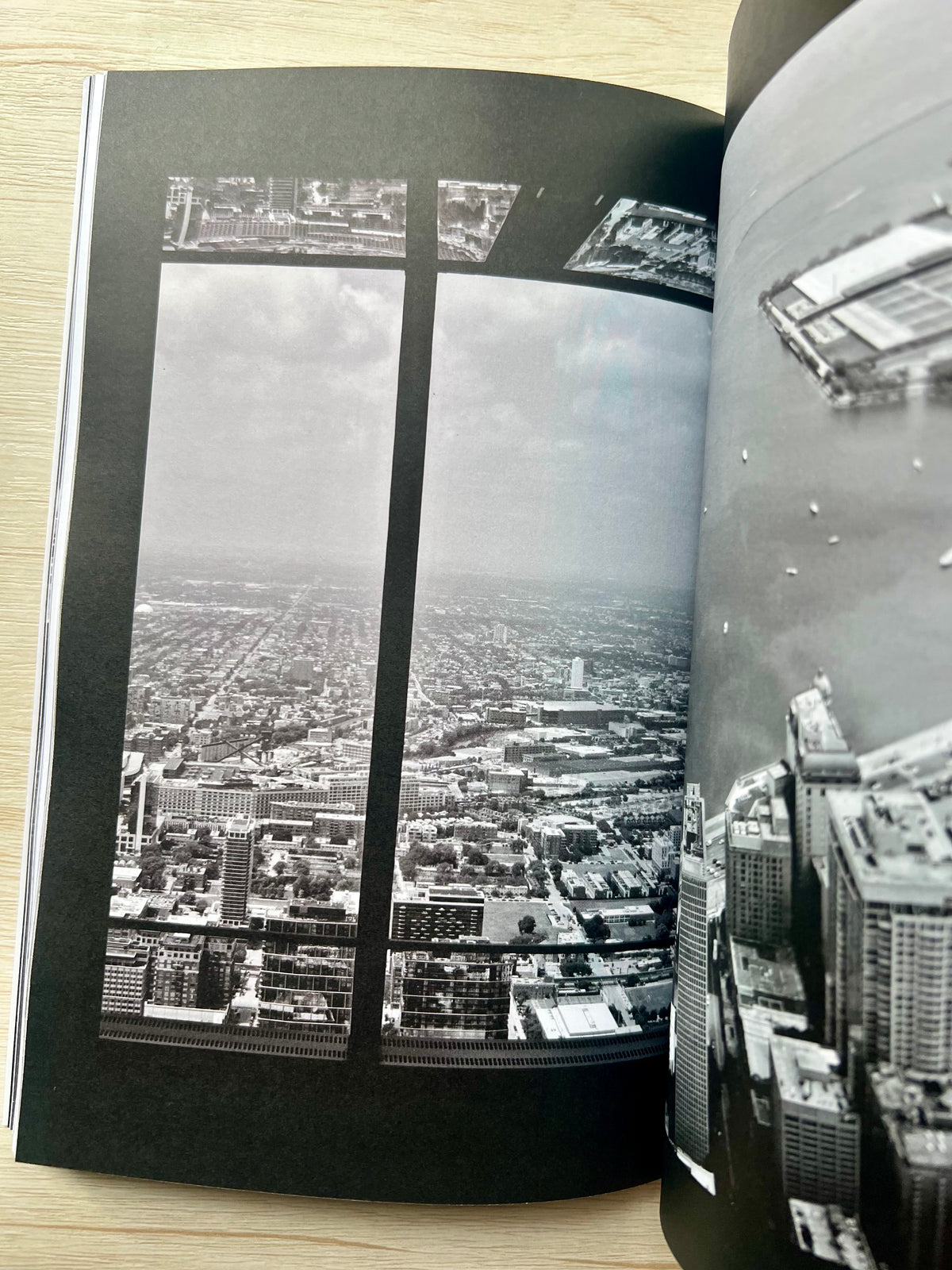 Shades Of Chicago: The Windy City in Black & White Softcover