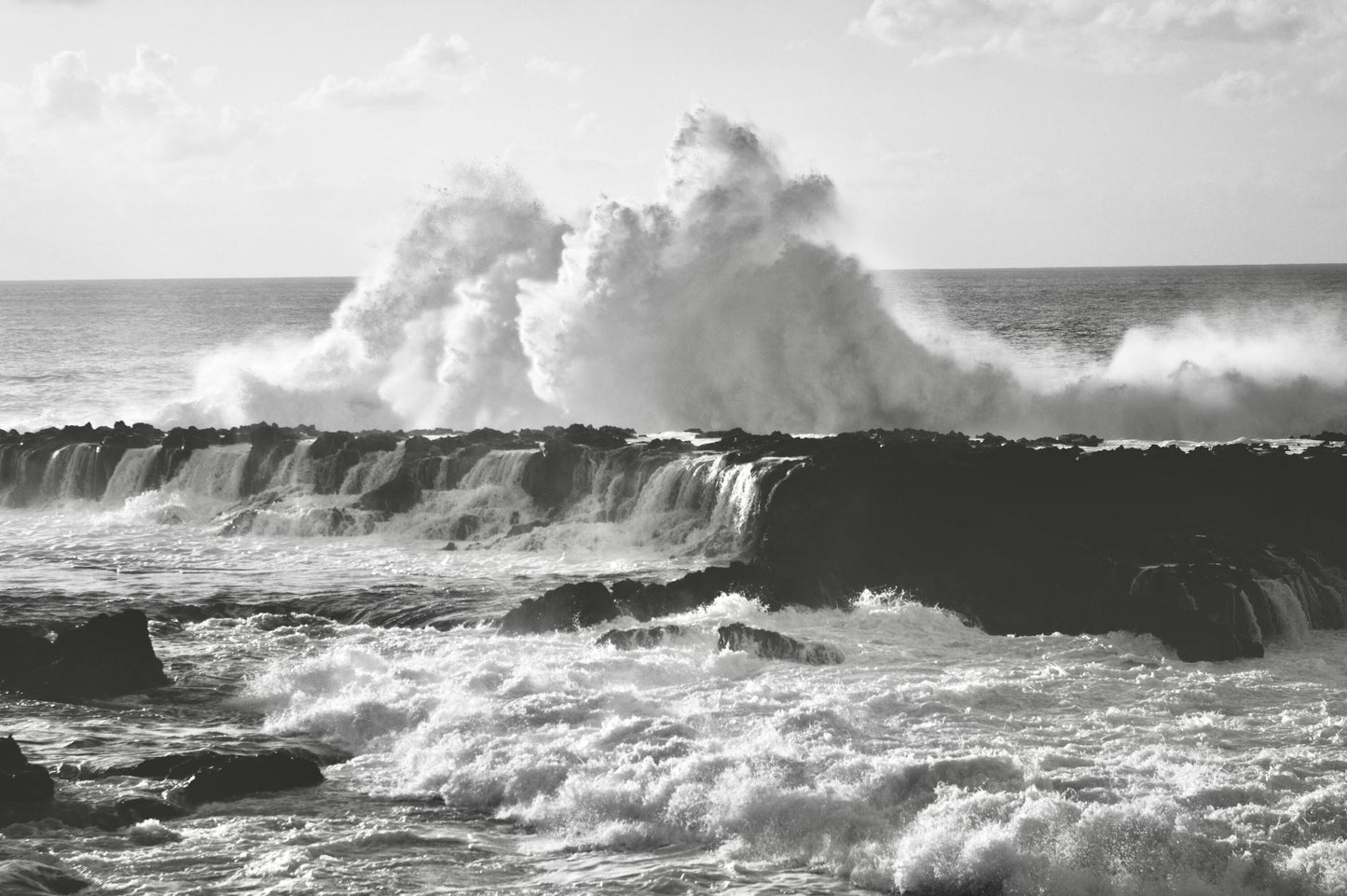 Ocean Waves Crashing